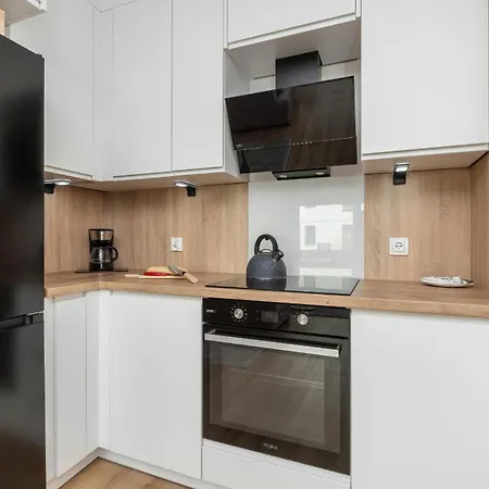 Cosy With Terrace And Parking In By Rent Like *