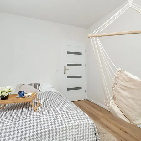 Apartmán Cosy With Terrace And Parking In By Rent Like