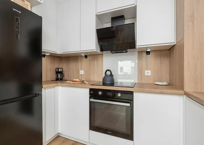 Cosy With Terrace And Parking In By Rent Like *